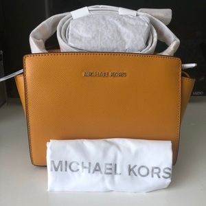 BRAND NEW  Micheal Kors Medium Selma Crossbody Bag